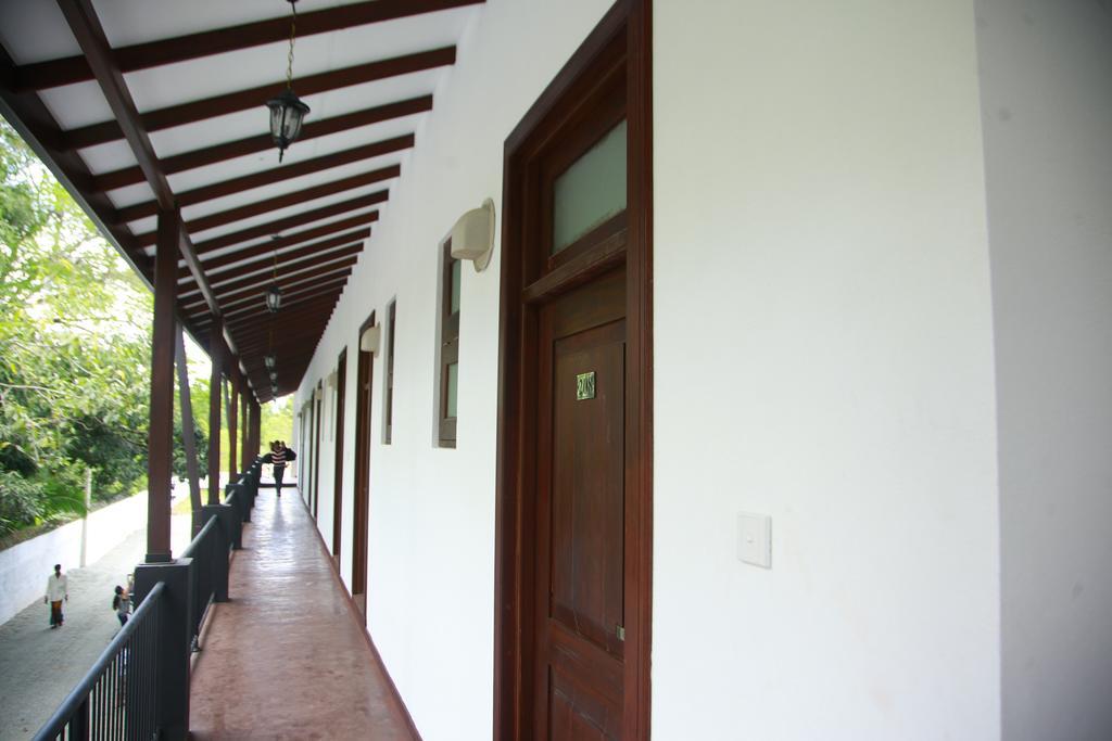 Samwill Holiday Resort Kataragama Kültér fotó