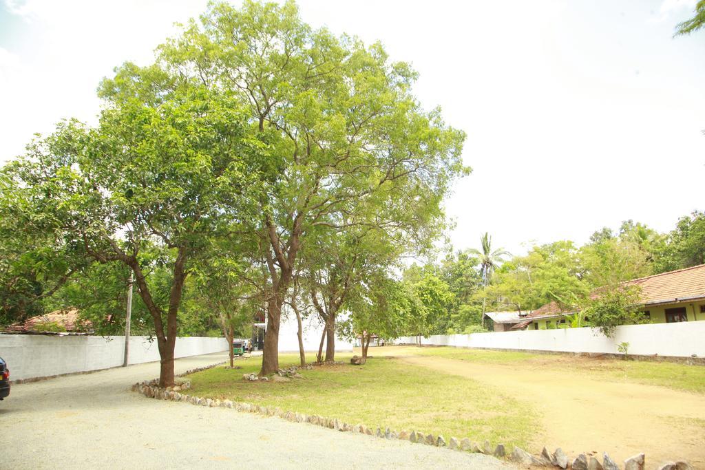 Samwill Holiday Resort Kataragama Kültér fotó