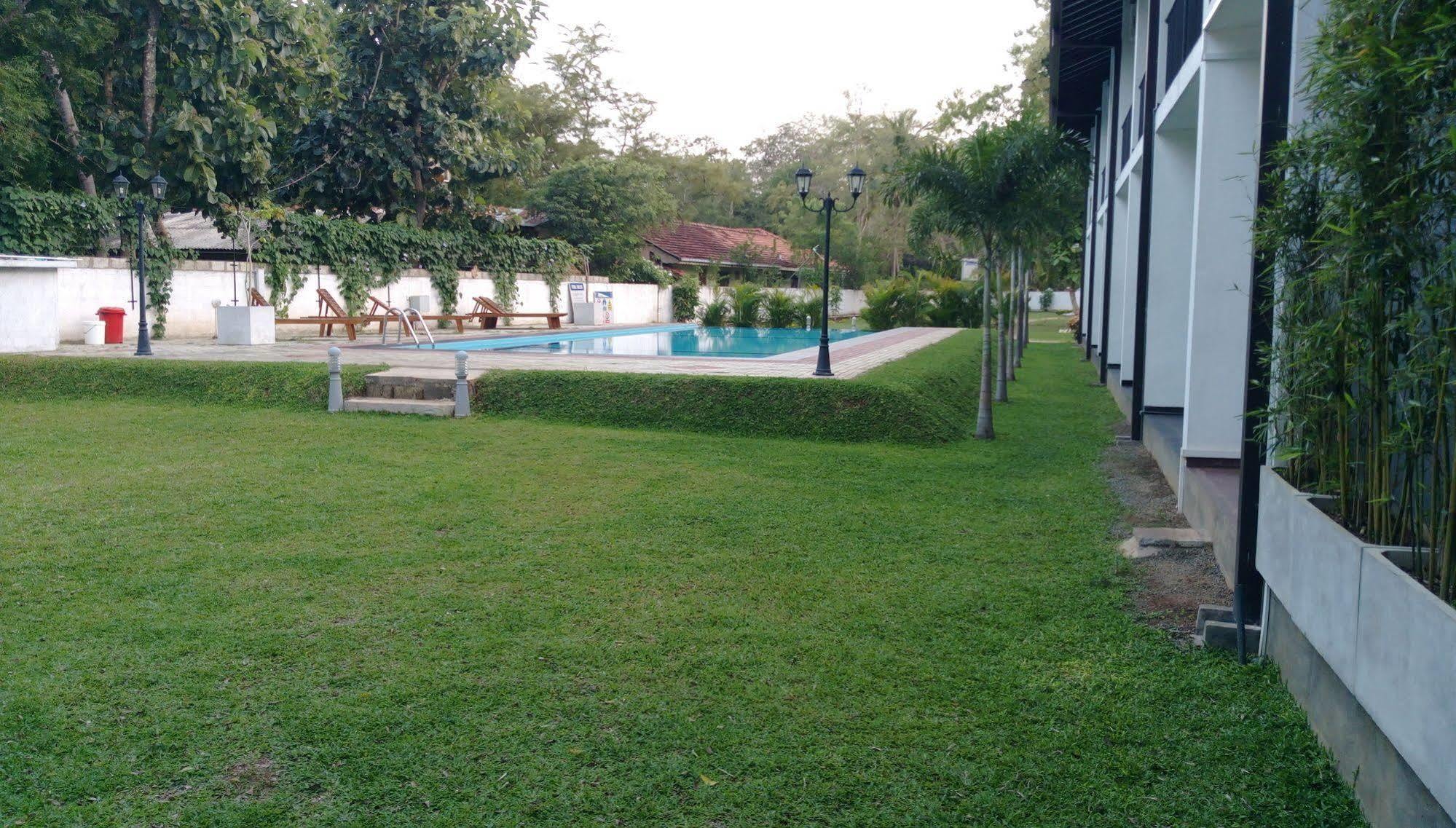 Samwill Holiday Resort Kataragama Kültér fotó